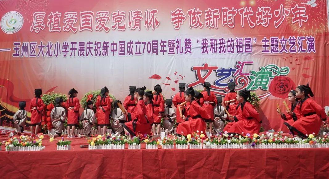 4位民辅警三进火海救人受表彰
